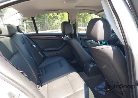 2005 BMW 325I from USA, damaged, VIN WBAEV33445KW20656